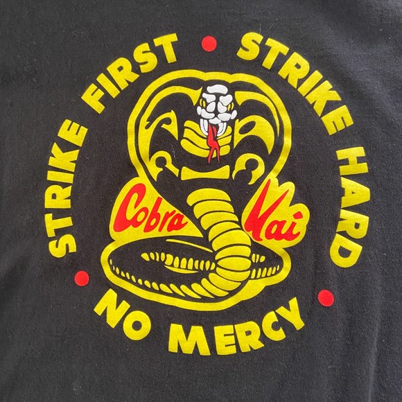 Cobra Kai T-Shirt Mens Large Strike First No Mercy Karate Kid TV Show Movie Tee - Picture 2 of 7